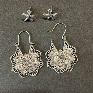 NWOT 2 prs. Bohemian Style Metal Starfish